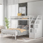 Lit mezzanine double sur lit double en bois avec escalier, balustrades hautes et échelle