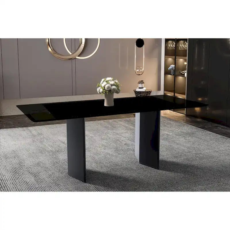 Table à manger rectangulaire Lior avec plateau en verre/pierre frittée et piétement en acier